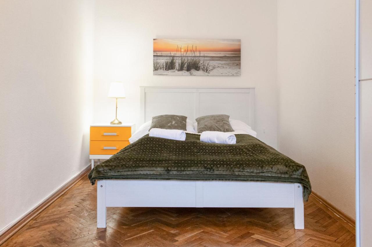 Appartement Fulfilling 2br Apt. Very And Good Located *