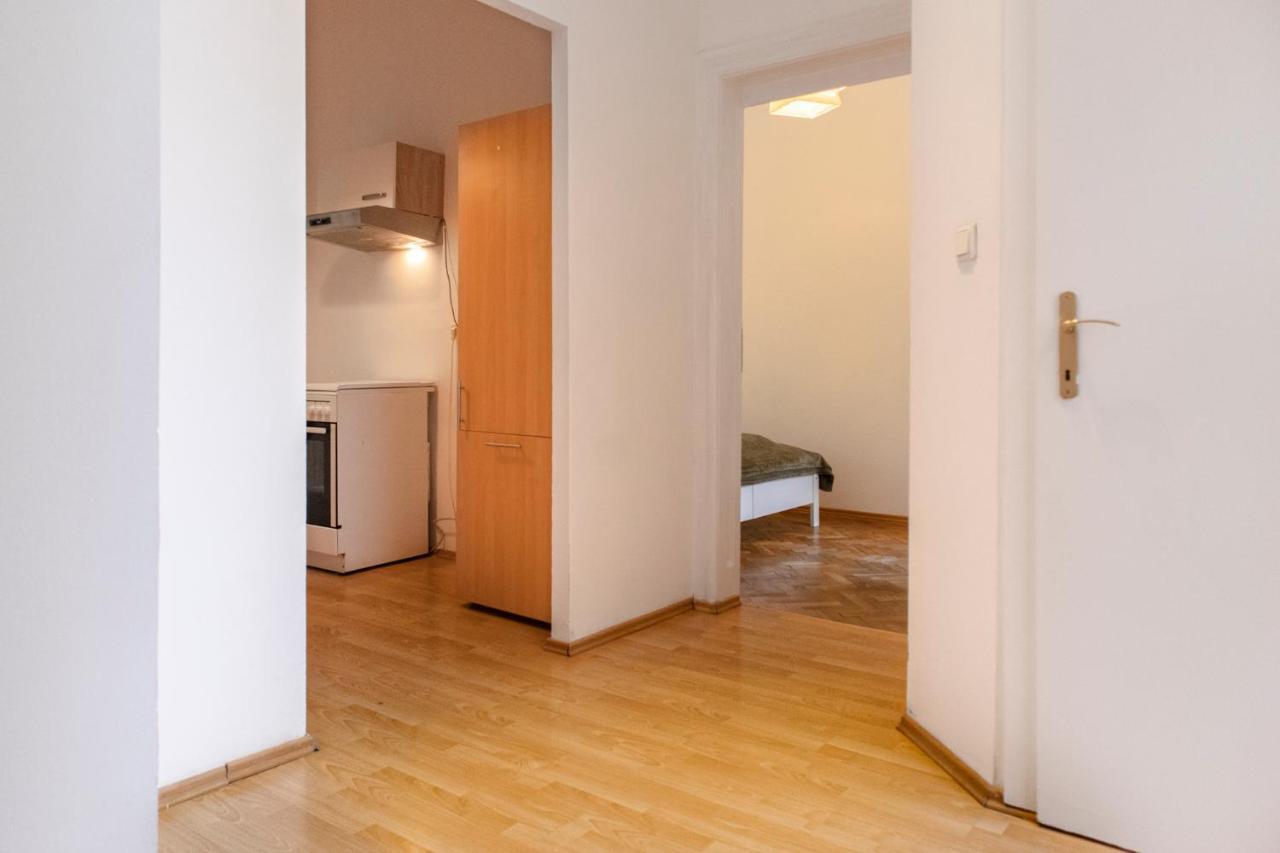 Fulfilling 2br Apt. Very And Good Located